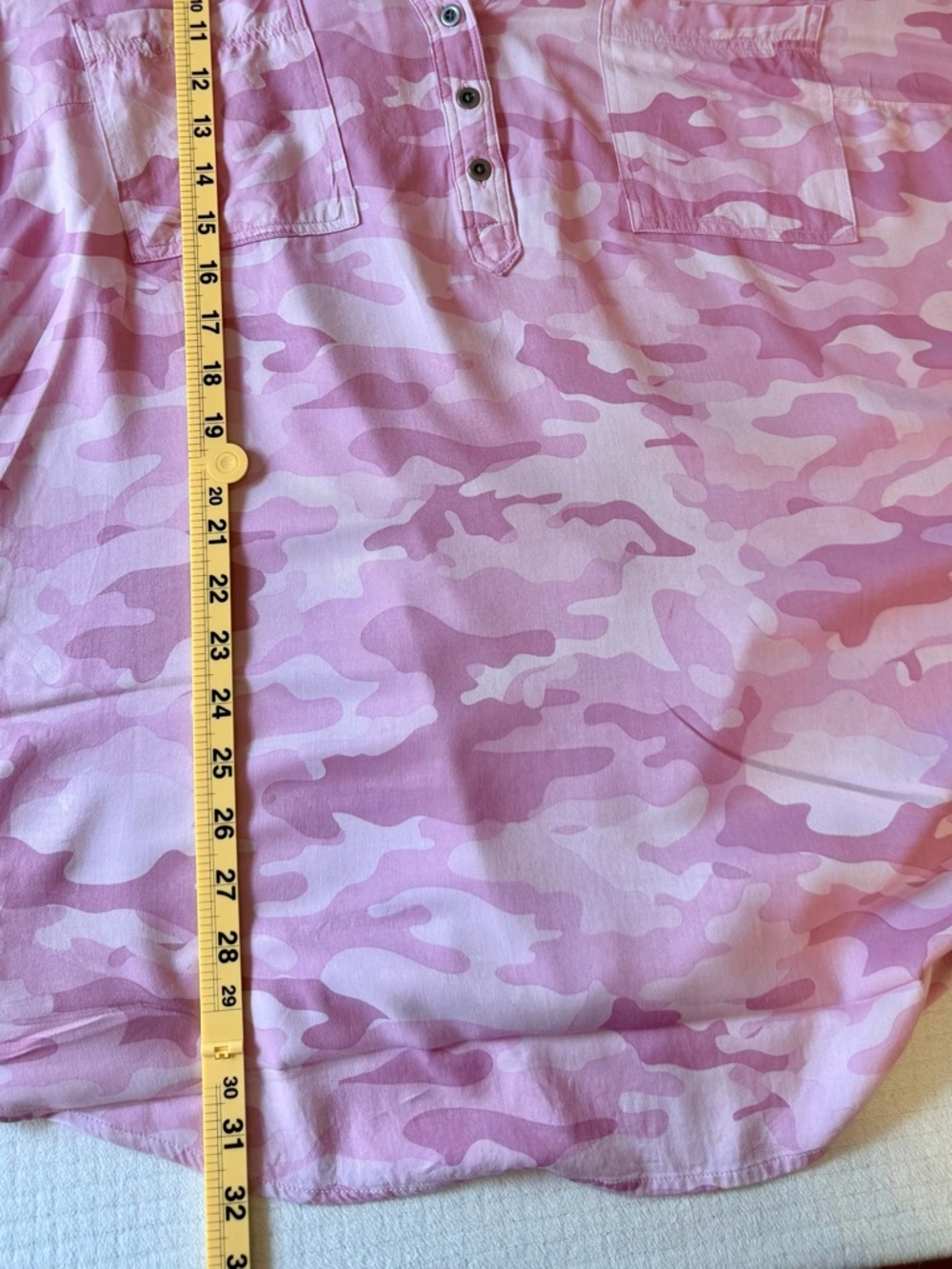 Torrid Light Pink Camo Henley Tunic Top - Women Plus Size 4 - Picture 7 of 9